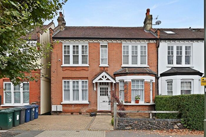 2 Bedroom Apartment To Rent In The Grove, London, N3