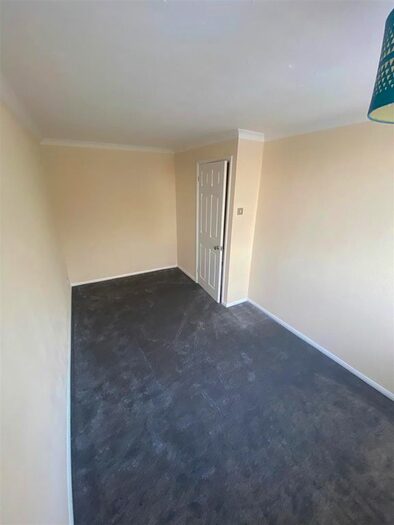 3 Bedroom Property To Rent In Primrose Terrace, Shrubbery Road, Gravesend, DA12