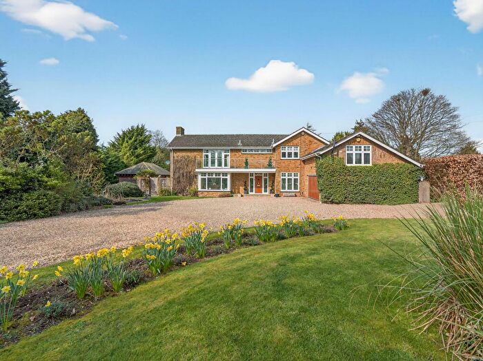 5 Bedroom Detached House For Sale In Butts Way, Aston Rowant, OX49