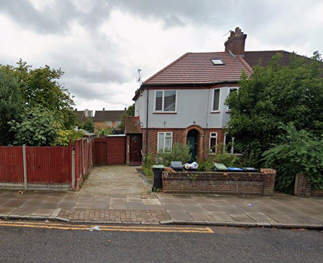 4 Bedroom Flat For Sale In Green Street, Enfield, London, EN3