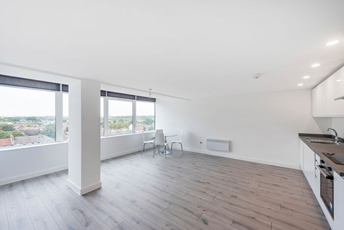 1 Bedroom Flat To Rent In Kirkdale Road, Leytonstone, E11
