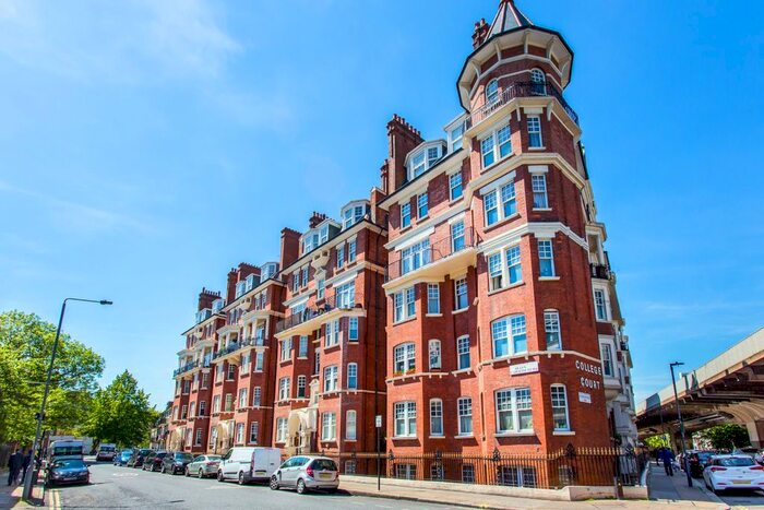 4 Bedroom Flat To Rent In Queen Caroline Street, London, W6