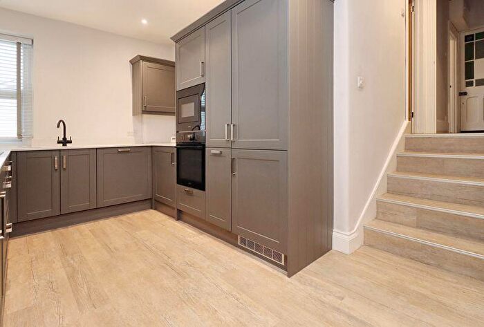 2 Bedroom Flat To Rent In Bellevue Road, Clevedon, BS21