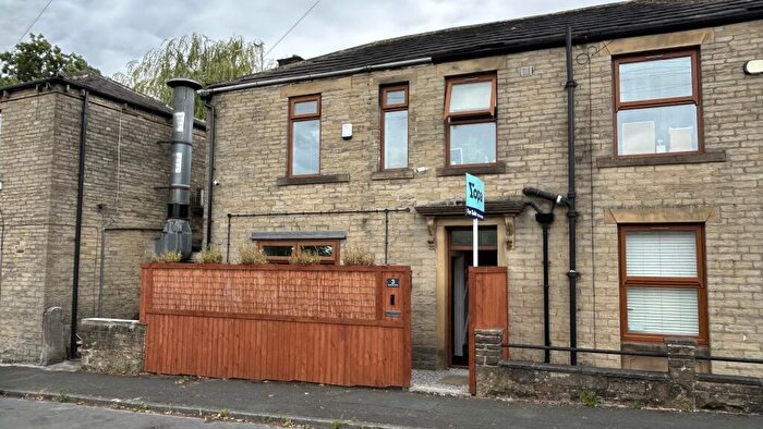 2 Bedroom End Of Terrace House For Sale In Brearcliffe Street, Bradford, BD6