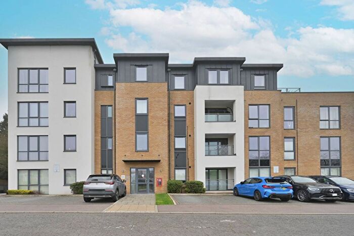 2 Bedroom Flat For Sale In Dome Mews, Watford, WD25
