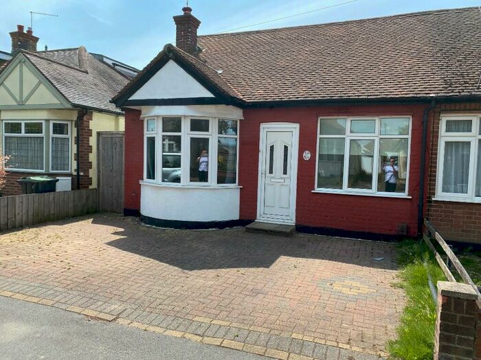 3 Bedroom Semi-Detached Bungalow To Rent In Feeches Road, Southend-On-Sea, Essex, SS2