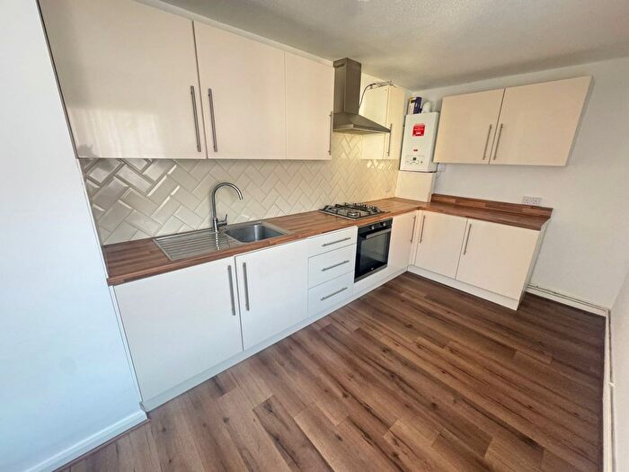 3 Bedroom Maisonette To Rent In British Street, London, E3