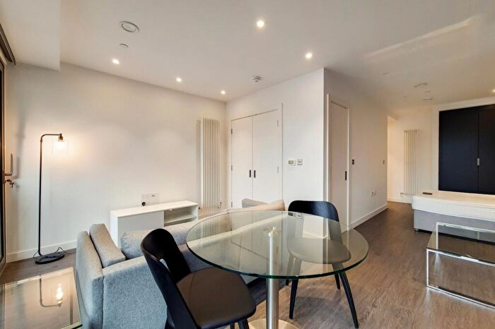 1 Bedroom Apartment For Sale In Western Gateway, London, E16