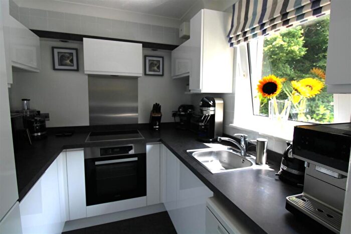 1 Bedroom Apartment For Sale In Egypt Esplanade, Cowes, PO31