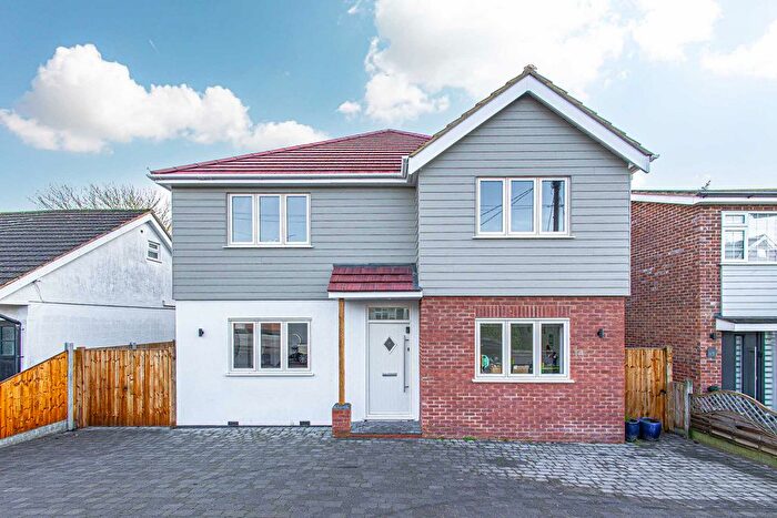 4 Bedroom Detached House For Sale In Thundersley Park Road, Benfleet, SS7