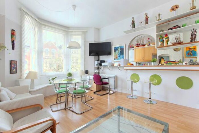 1 Bedroom Flat To Rent In Sisters Avenue, Battersea, SW11