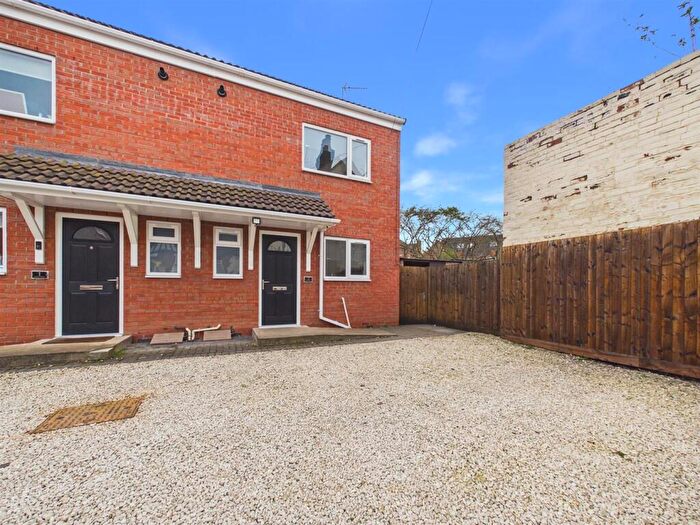 2 Bedroom Semi Detached House To Rent In Coleshill Road, Nuneaton, CV10