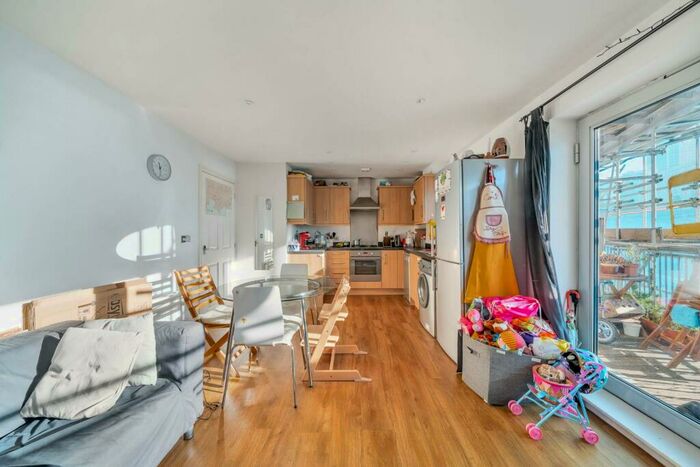 1 Bedroom Flat To Rent In Taylor House, Canary Wharf, London, E14