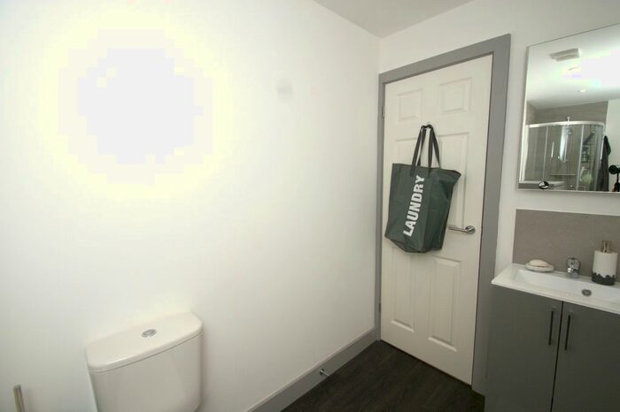 1 Bedroom Flat To Rent In Balm Road, Leeds, Uk, LS10