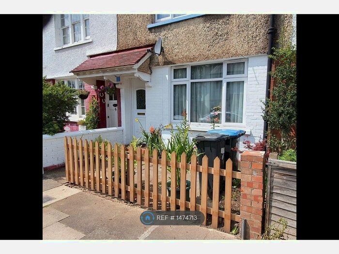 3 Bedroom Terraced House To Rent In Craddock Road, Enfield, EN1