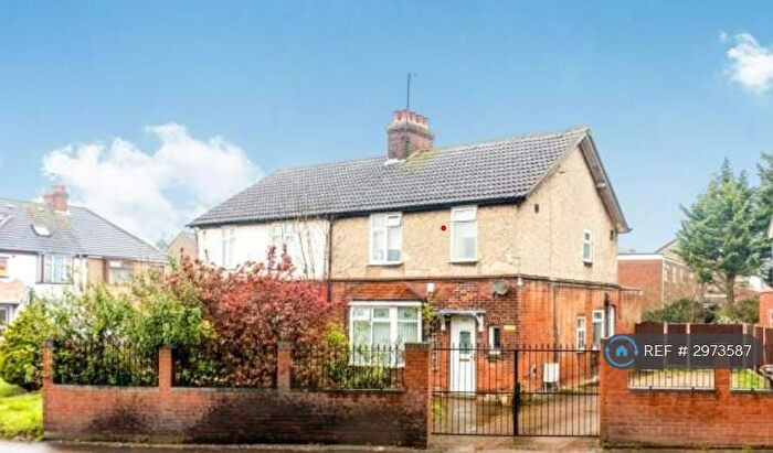 5 Bedroom Semi-Detached House To Rent In Waller Avenue, Luton, LU4