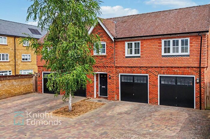2 Bedroom Detached House For Sale In Chapelfield Way, Allington, ME16