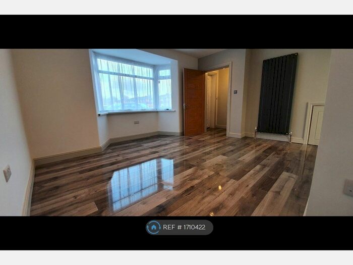 3 Bedroom Semi-Detached House To Rent In Tartan Street, Manchester, M11