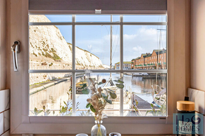 2 Bedroom Apartment For Sale In Mariner's Quay, Brighton Marina Village, Brighton, BN2