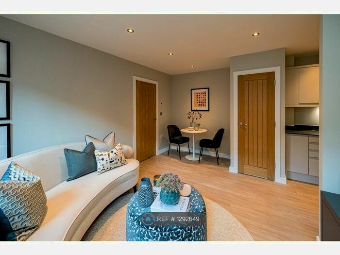 1 Bedroom Flat To Rent In Bellfield Road, High Wycombe HP13