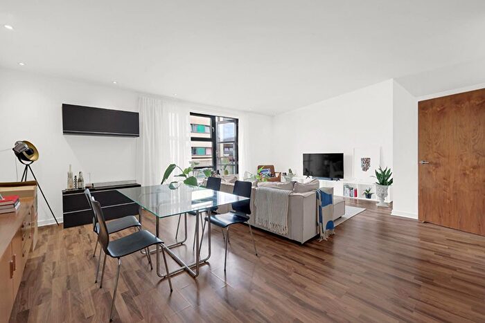 2 Bedroom Flat To Rent In Copenhagen Place, London, E14