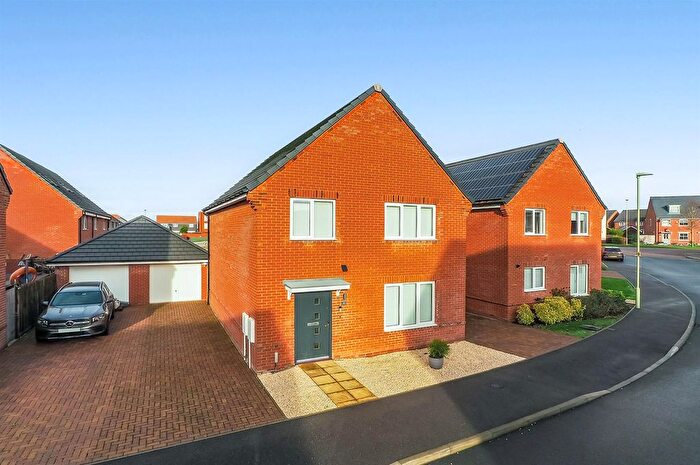 4 Bedroom Detached House For Sale In Angora Road, Andover, SP11