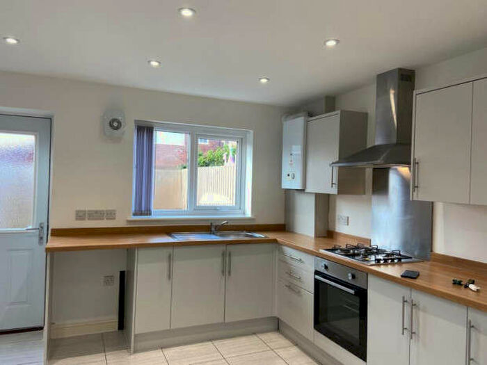 3 Bedroom Terraced House To Rent In Greaves Avenue Failsworth, Manchester, M35