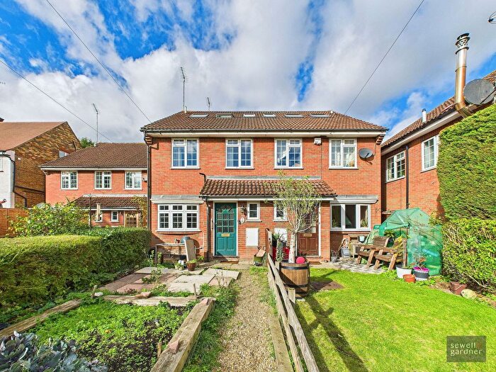 4 Bedroom Semi Detached House For Sale In Uxbridge Road, Rickmansworth, WD3