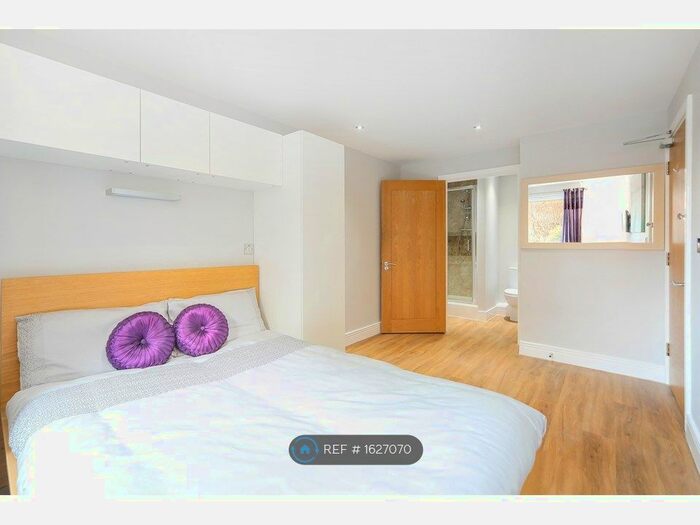 2 Bedroom Flat To Rent In Wards Wharf Approach, London, E16