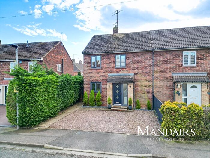 3 Bedroom Semi Detached House For Sale In Derwent Drive, Gunthorpe, Peterborough, PE4