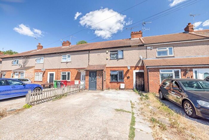 3 Bedroom Terraced House For Sale In Northern Road, Slough, SL2