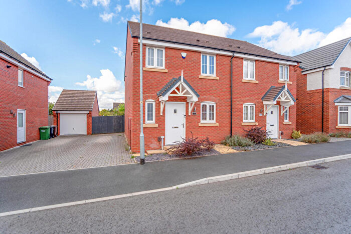 3 Bedroom Semi Detached House For Sale In Albrighton Drive, Kidderminster, DY10