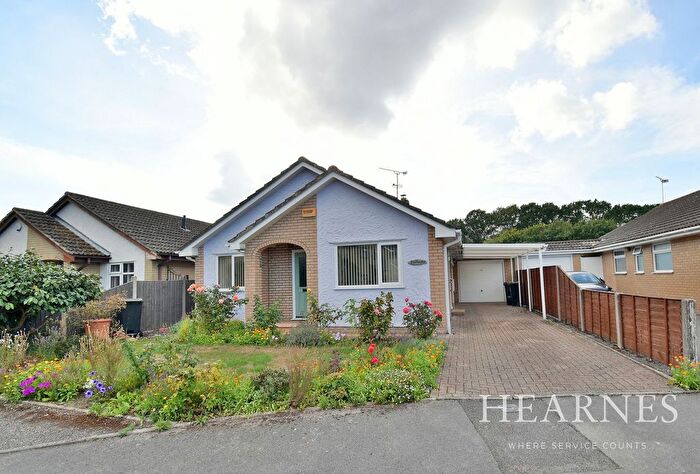 3 Bedroom Bungalow For Sale In Albany Drive, Three Legged Cross, Wimborne, BH21