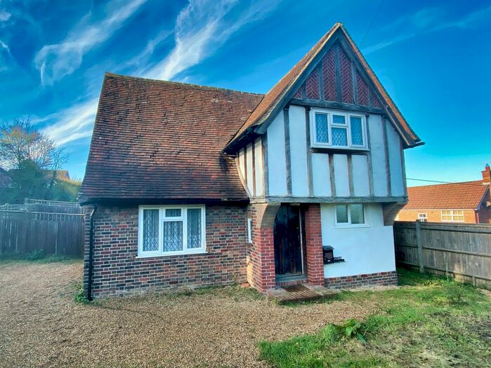 3 Bedroom Detached House To Rent In Lewes Road, Ridgewood, Uckfield, TN22