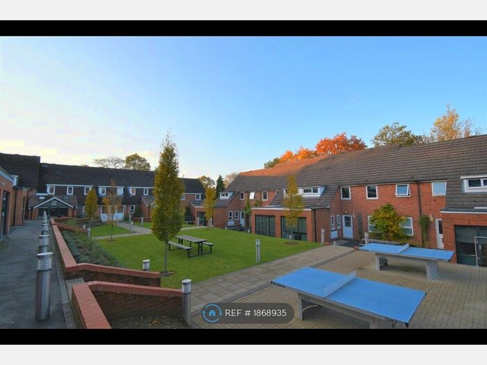 8 Bedroom Terraced House To Rent In Hillside Court, Reading, RG1