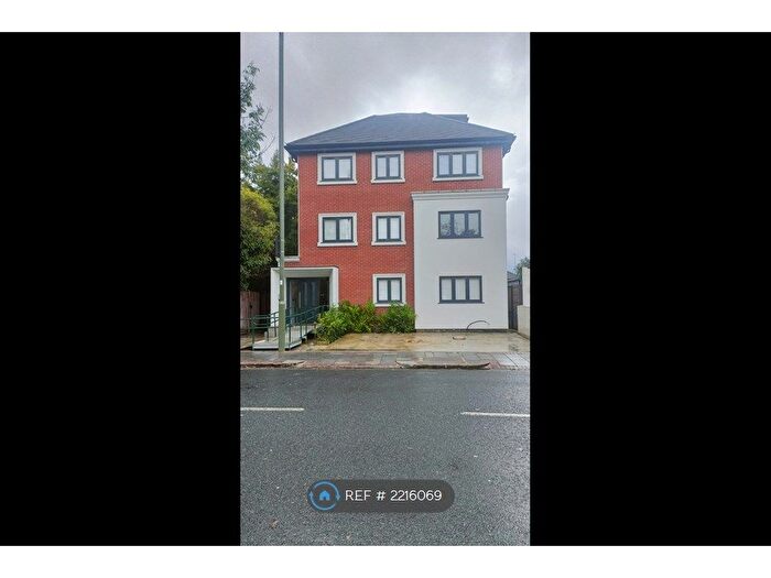 2 Bedroom Studio To Rent In Brookhill Road, Barnet, EN4