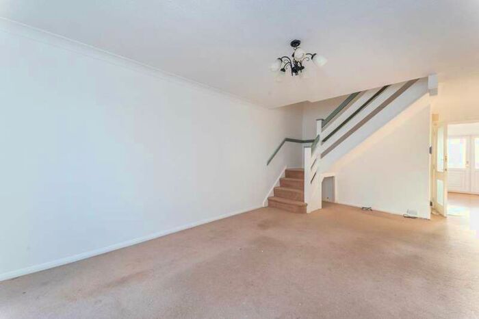 5 Bedroom Terraced House To Rent In Almond Avenue, Ealing, W5