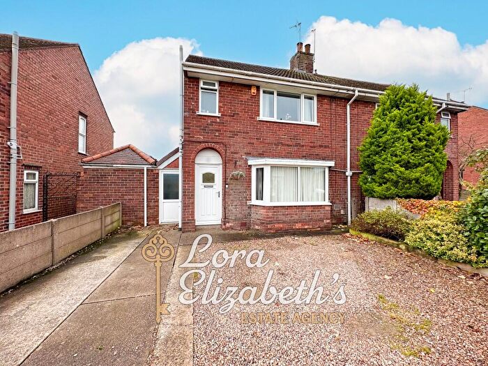 4 Bedroom Semi Detached House For Sale In Warnadene Road, Sutton-In-Ashfield, Nottinghamshire, NG17