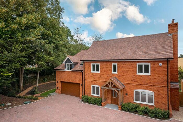 5 Bedroom Detached House For Sale In Frog Lane, Mapledurwell, RG25