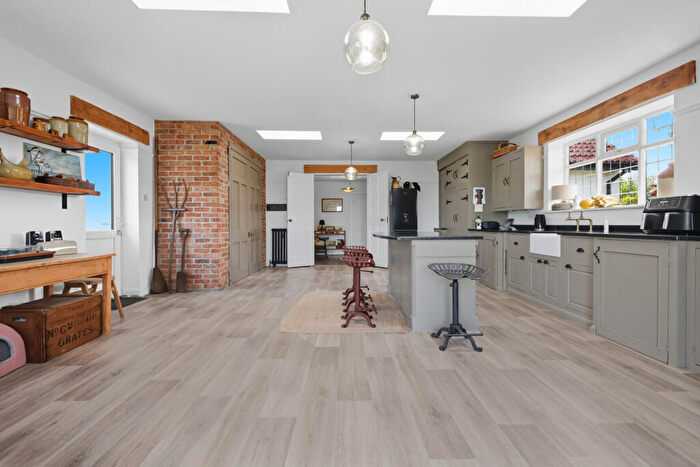 2 Bedroom Bungalow For Sale In Ship Road, West Hanningfield, CM2