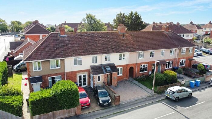 3 Bedroom Terraced House For Sale In Charles Street, Trowbridge, BA14