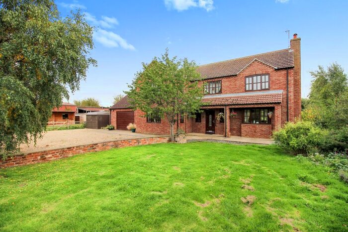 4 Bedroom Detached House For Sale In Lincoln Road, Saxilby, Lincoln LN1