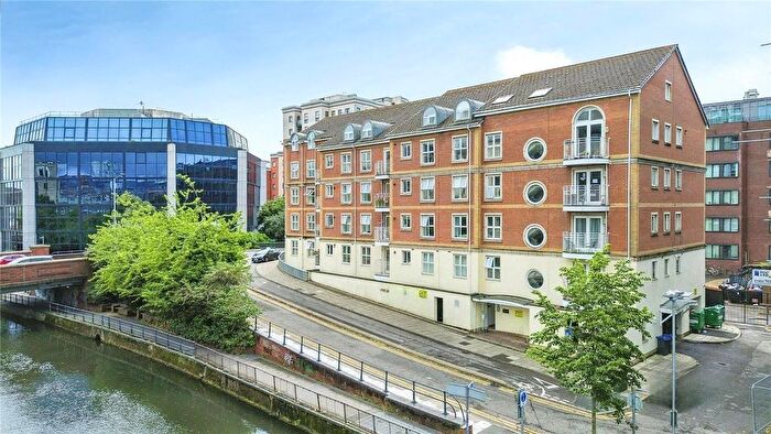 3 Bedroom Flat For Sale In Kennet Side, Reading, RG1