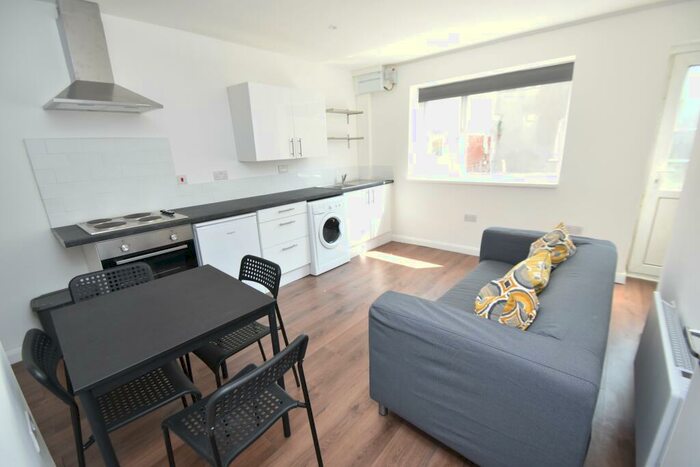 2 Bedroom Coach House To Rent In Cathays Terrace, Cathays, Cardiff, CF24