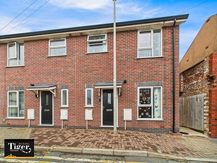 2 Bedroom Mews To Rent In Ball Street, Blackpool, FY1