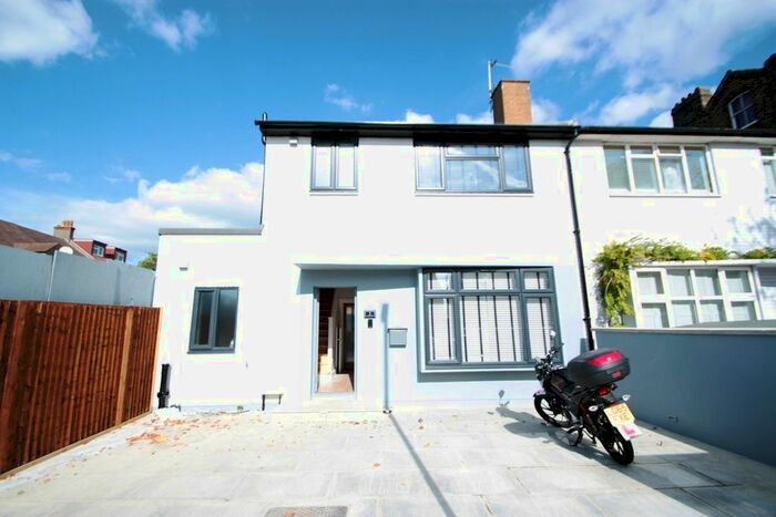 1 Bedroom Semi-Detached House To Rent In Angles Road, Streatham, SW16