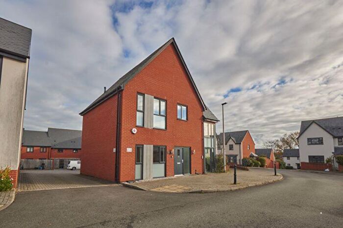 2 Bedroom Flat For Sale In Old Quarry Drive, Exeter, EX6
