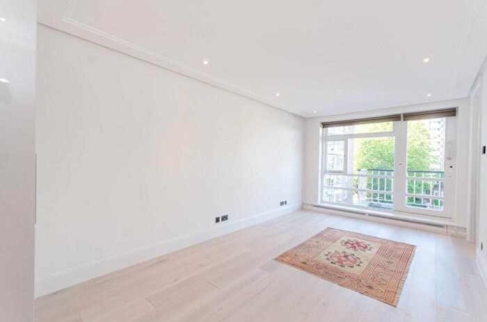 3 Bedroom Flat To Rent In St Johns Wood Park, St John's Wood, London, NW8