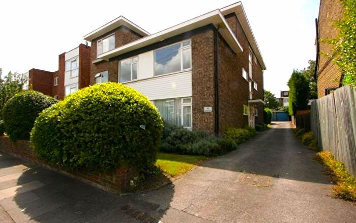 2 Bedroom Flat To Rent In Montague Road, London, SW19