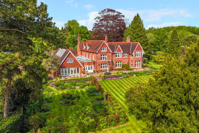 7 Bedroom Detached House For Sale In Vicarage Lane, Swanmore, SO32